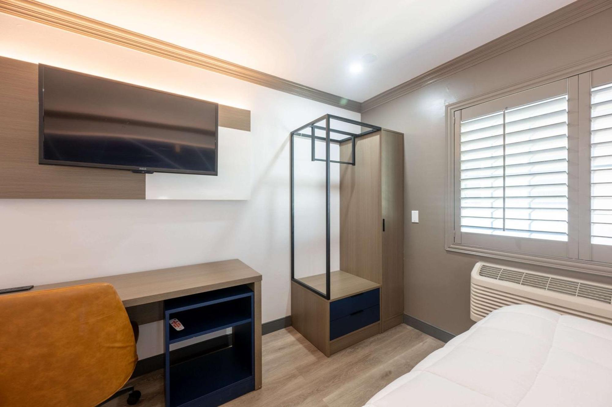 ซูเปอร์ 8 บาย วินด์แฮม ทอแรนซ์ ลอสแองเจลิส แอร์พอร์ต แอเรีย Hotel ทอร์แรนซ์ ภายนอก รูปภาพ