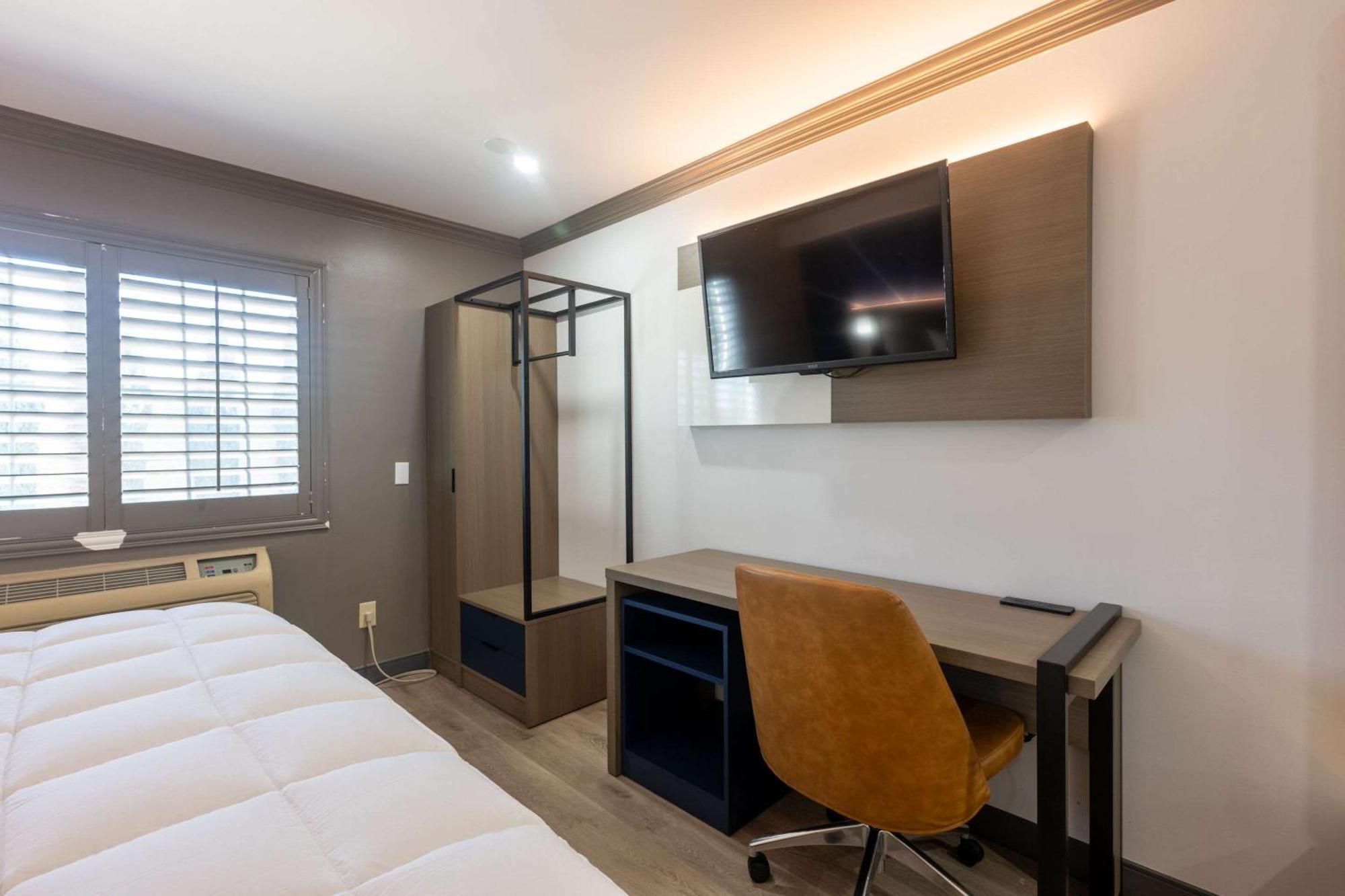 ซูเปอร์ 8 บาย วินด์แฮม ทอแรนซ์ ลอสแองเจลิส แอร์พอร์ต แอเรีย Hotel ทอร์แรนซ์ ภายนอก รูปภาพ