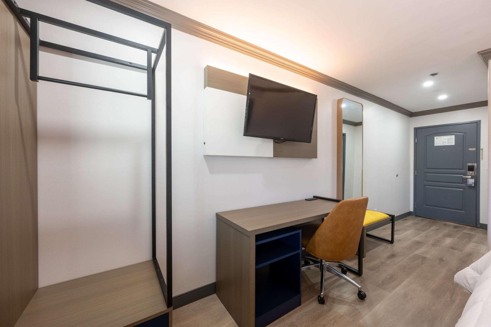 ซูเปอร์ 8 บาย วินด์แฮม ทอแรนซ์ ลอสแองเจลิส แอร์พอร์ต แอเรีย Hotel ทอร์แรนซ์ ภายนอก รูปภาพ